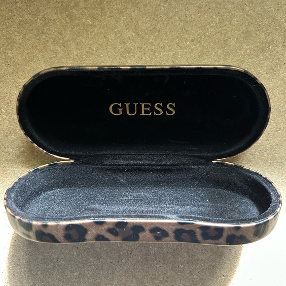 Guess Leopard Print Glasses Case - Picture 5 of 7